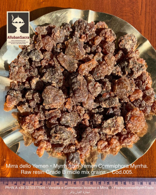 Yemeni myrrh in fine raw resin Grade B mix size tears extracted from the Commiphora Mirrha tree. Myrrh in natural resin for sale both retails, wholesale and bulk purchases.